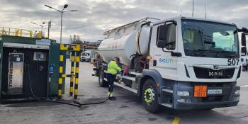Vehicles that supply fuel to aircraft at Dublin Airport are to be powered by more environmentally friendly Hydrotreated Vegetable Oil