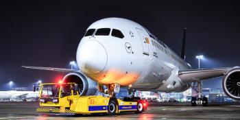 Goldhofer and Lufthansa E-Schlepper